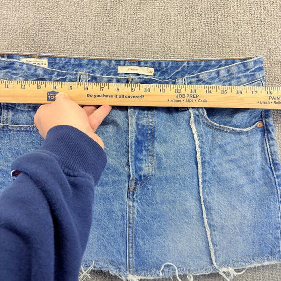 Levis Premium Icon Jean Skirt Women's 32 Blue Denim Button Fly Distressed Rock - Picture 6 of 8